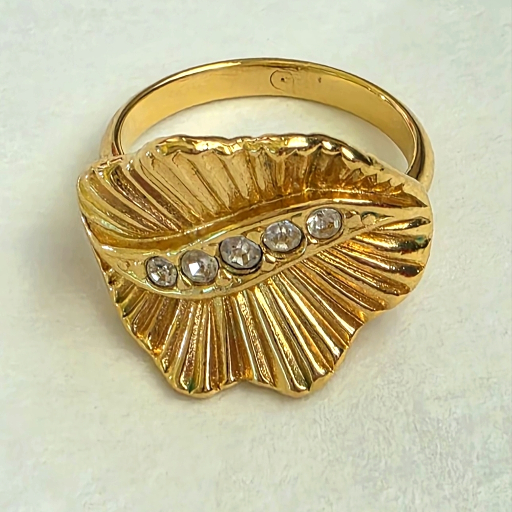 Vintage Avon Textured Leaf & CZ Accents Gold Tone Ring